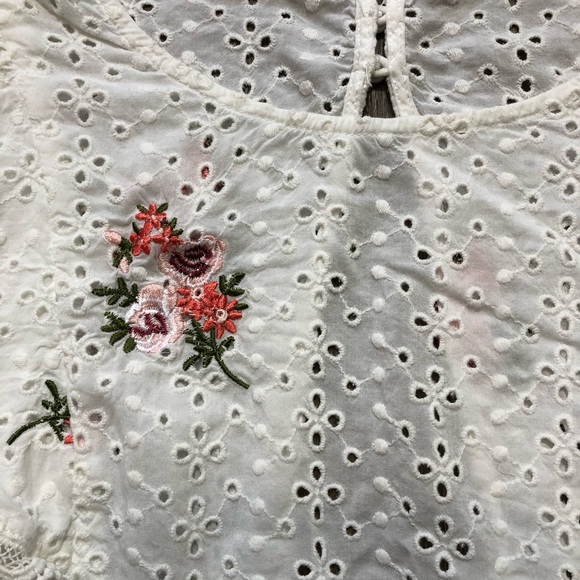 Vintage Embroidered Eyelet Crop Top - Picture 7 of 17